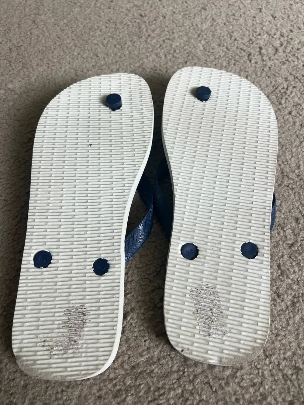 Havaianas Navy Blue, White & Red Striped Flip-Flops Size 9/10